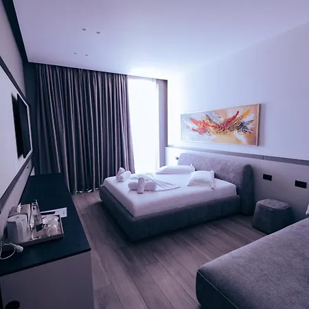 Infinity-luxury Hotel