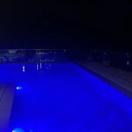 Infinity 4*