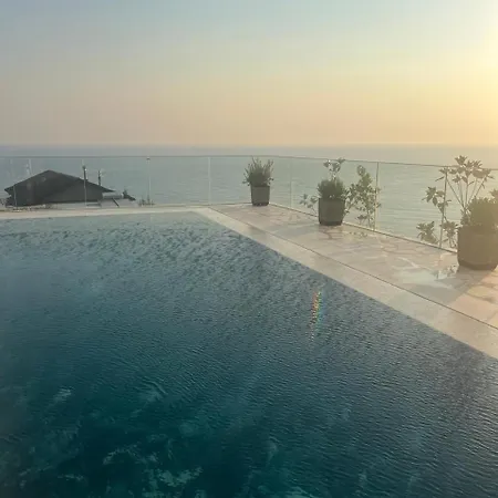 Infinity Hotel 4*