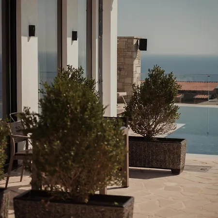 Infinity-luxury 4*