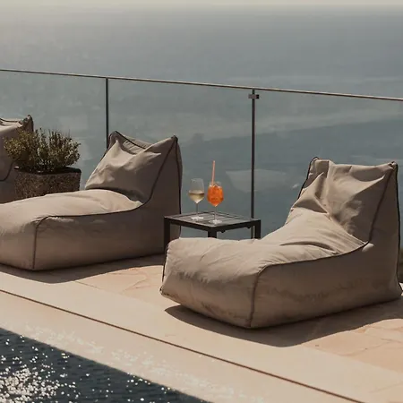 Infinity-luxury 4*