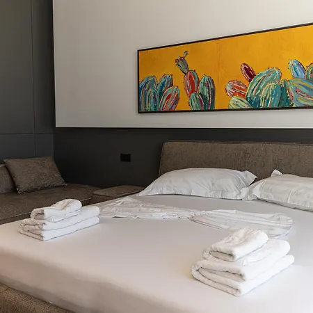 Infinity-luxury 4*